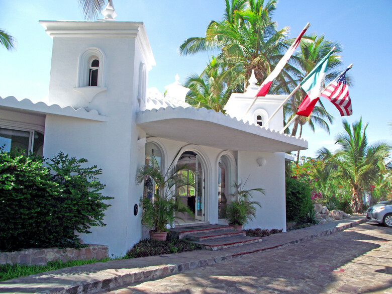 Hotel & Suites El Moro