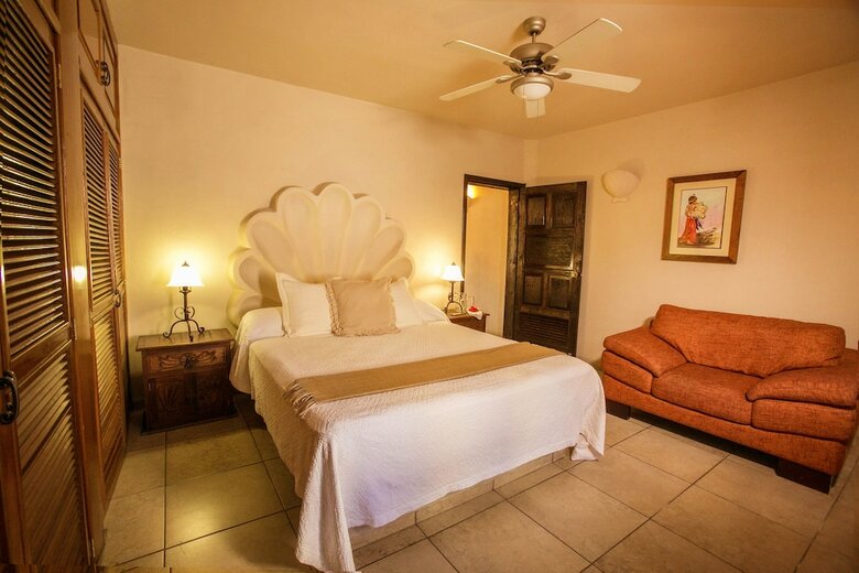 Hotel & Suites El Moro