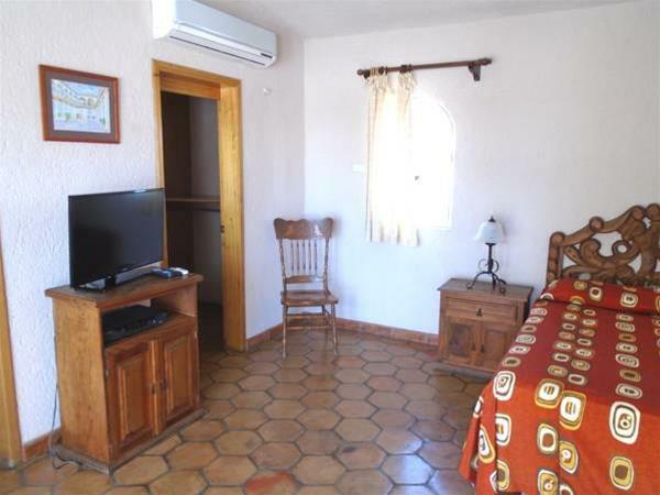 Hotel & Suites El Moro