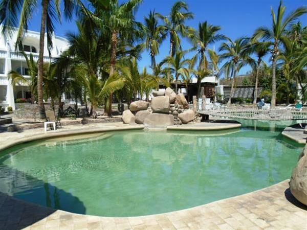 Hotel & Suites El Moro