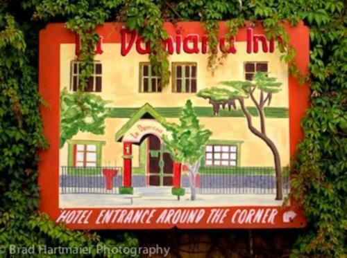 Hotel La Damiana Inn