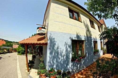 Hostal Ubytov�n� Ferda