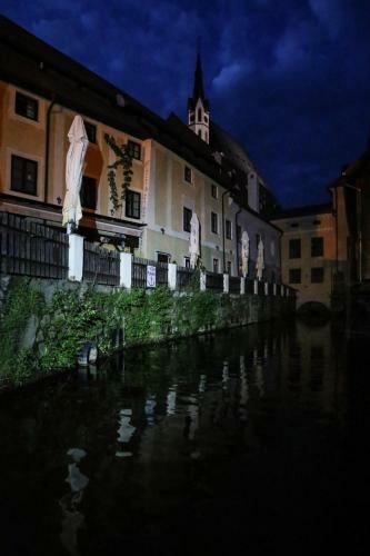 Hostal Pension U Mr�zk?