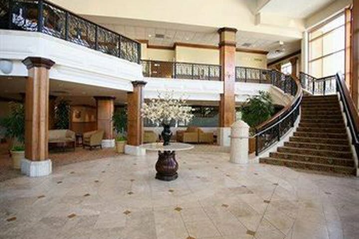 Clarion Hotel Medical Center