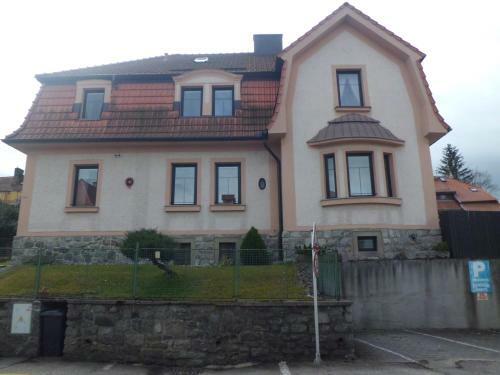 Hostal Pension Maate