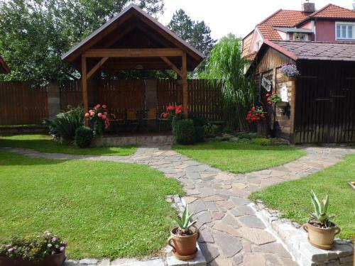 Hostal Pension Maate