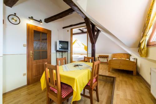 Hostal Penzion Gardena