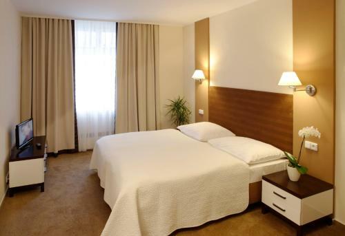 Hotel Embassy