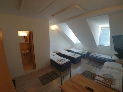 Albergue Kv Apartmans Var?avsk�