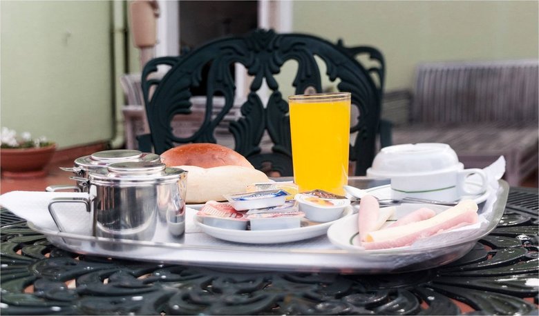 Bed & Breakfast Residencial Caravela