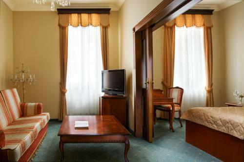 L�ze?sk� Hotel Moskevsk� Dv?r