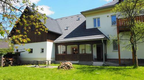 Hostal Holiday House Mal� Sk�la