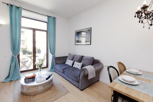 Happy Apartments