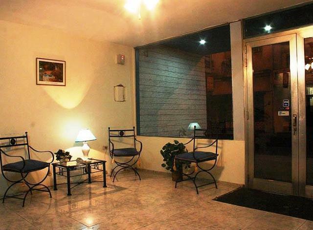 Nuevo City Hotel