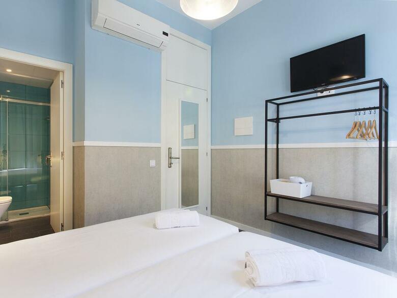 Hostal Ramblas By Pillow