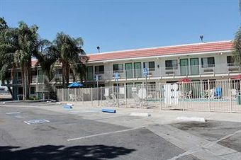 Motel 6 Bakersfield Convention Center