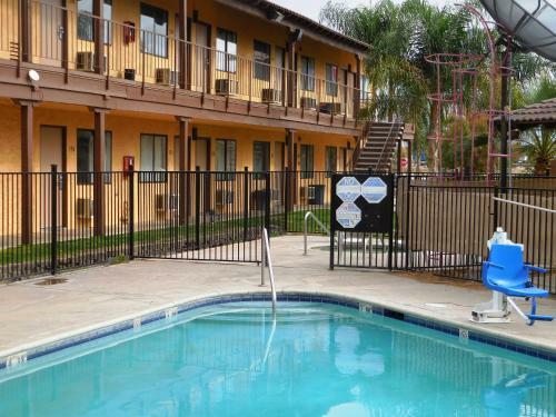Motel Best Economy Inn & Suites