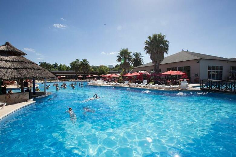 Hotel Howard Johnson Marinas & Resort