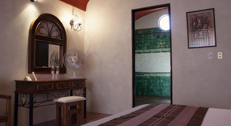 Hotel Tr�bol