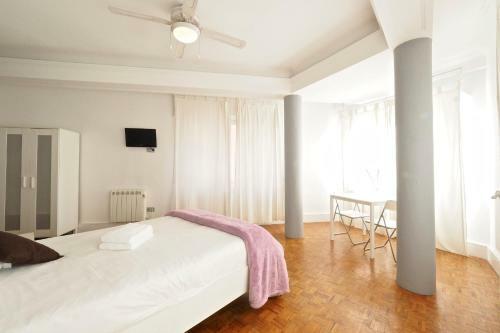 Hostal Monrooms Barcelona