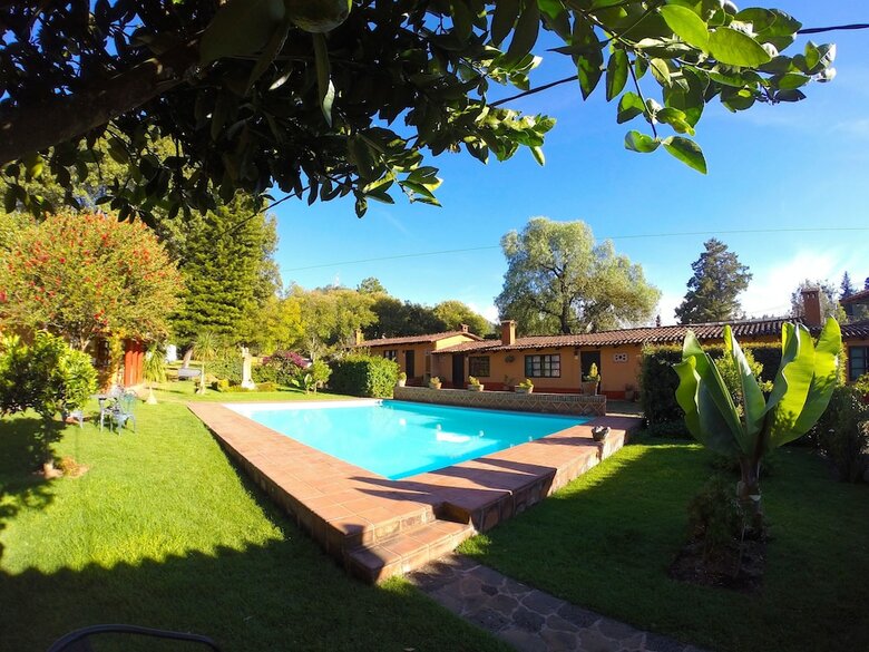 Villa Patzcuaro Garden Hotel & Rv Park