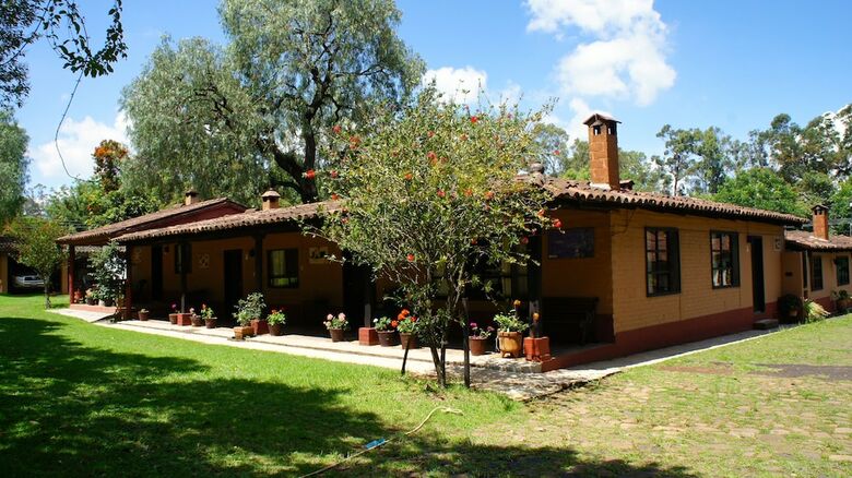 Villa Patzcuaro Garden Hotel & Rv Park