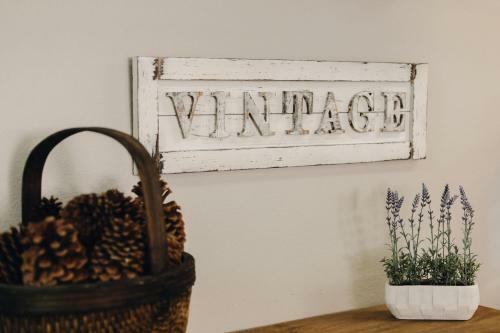 Hotel Vintage Lakeside Inn
