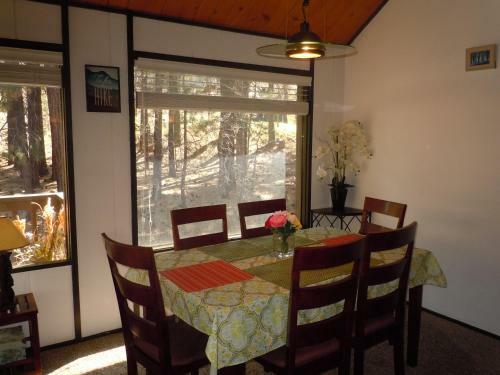 Two-bedroom Plus Den Deluxe Unit #120 By Escape For All Seasons