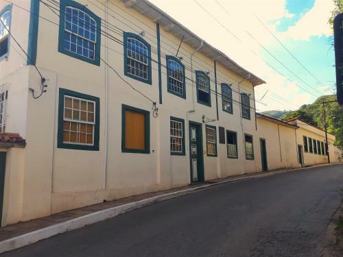 Brumas Hostel