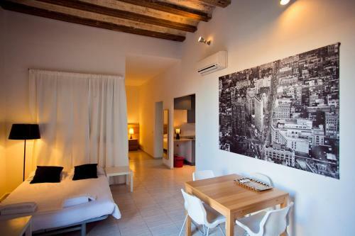 Ramblas Apartments