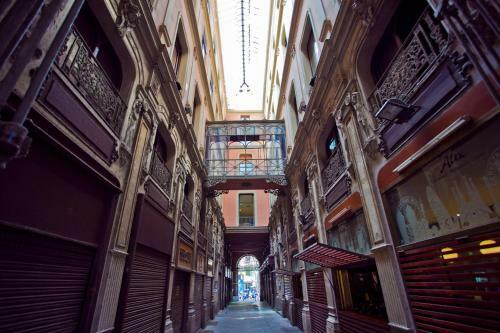 Ramblas Apartments