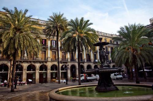 Ramblas Apartments