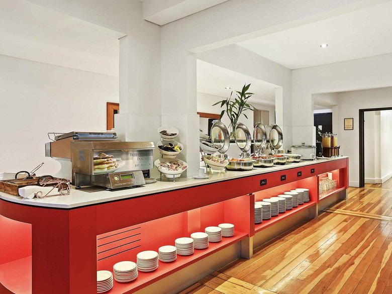 Ibis World Square Hotel