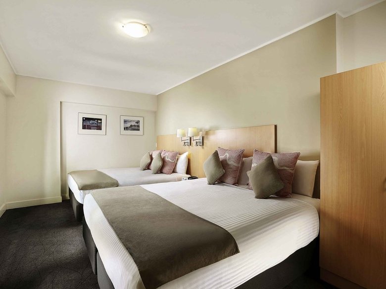 Ibis World Square Hotel