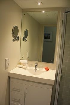 Ibis World Square Hotel