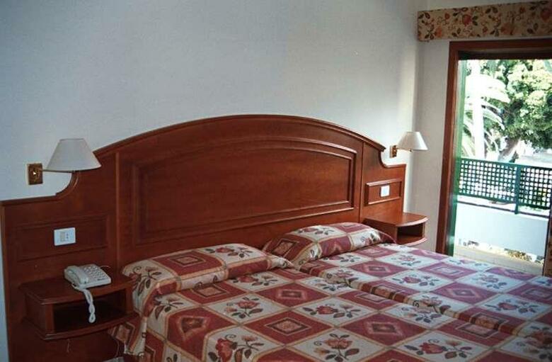 Apartamentos Tropical