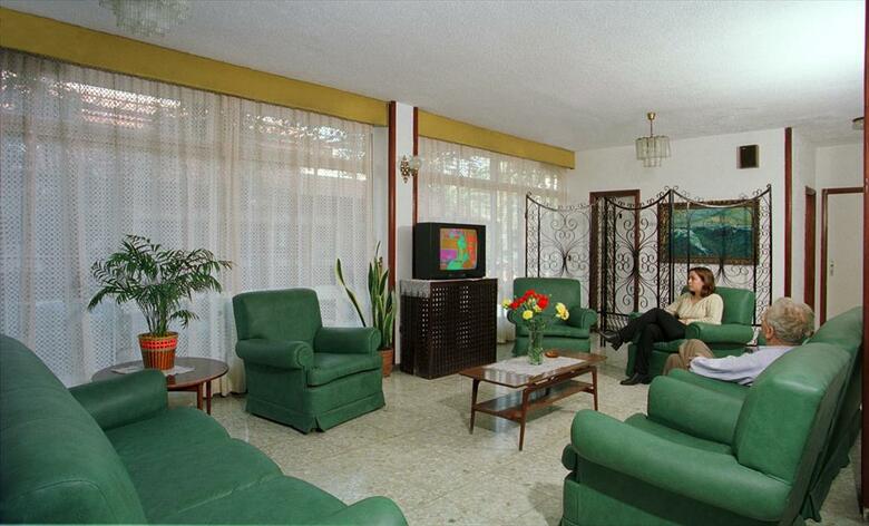 Apartamentos Tropical