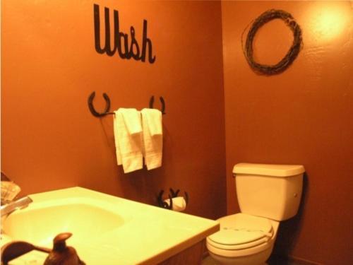 Goldmine Lodge & Black Bear Cottages