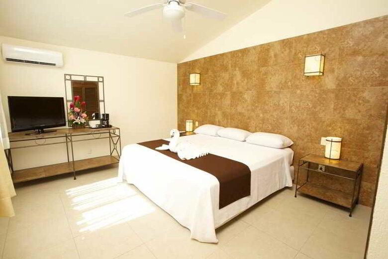 Tukan Hotel & Beach Club