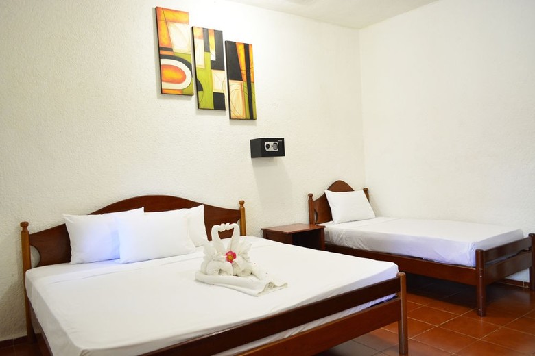 Hotel Maya Azul