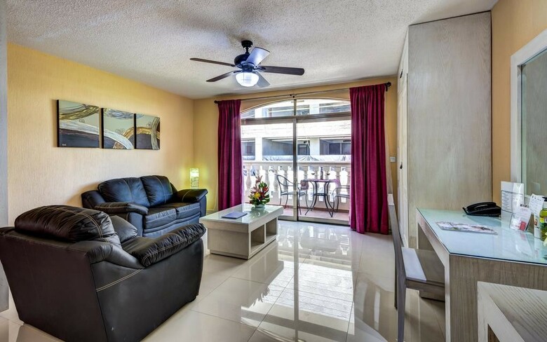Aparthotel Suites Corazon
