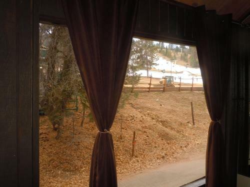 Two-bedroom Plus Den Deluxe Unit #124 By Escape For All Seasons