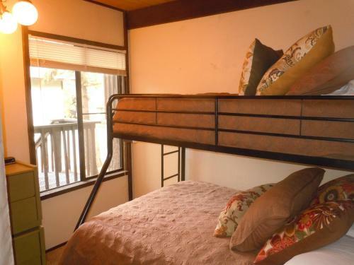 Two-bedroom Plus Den Deluxe Unit #124 By Escape For All Seasons
