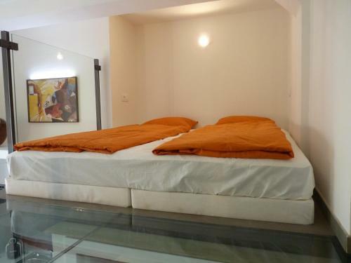 Apartment House - The Modern Flat