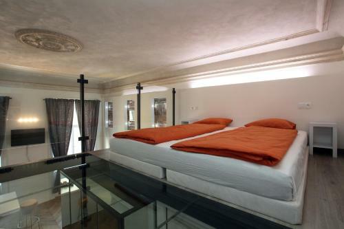 Apartment House - The Modern Flat