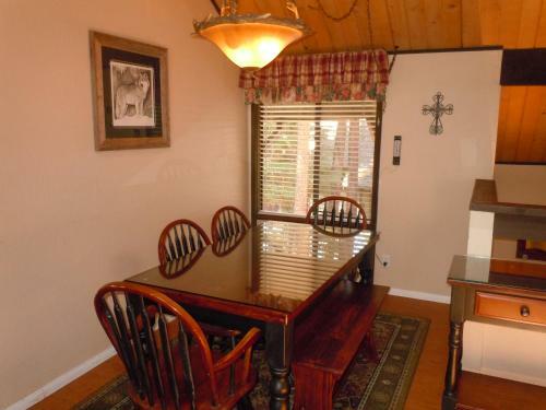Two-bedroom Plus Den Premier Unit #30 By Escape For All Seasons