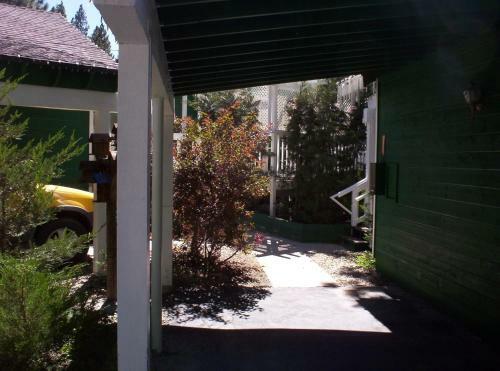 Lodge Big Bear Manor Spa Cabins