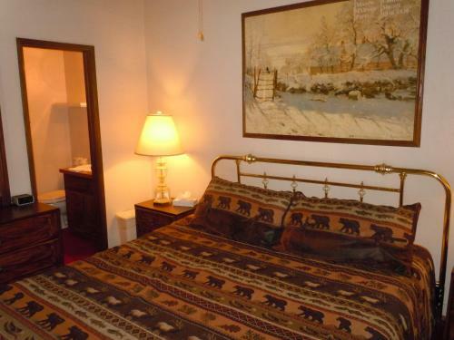 Two-bedroom Standard Unit #5 By Escape For All Seasons