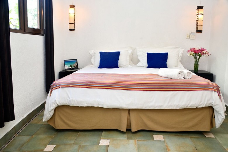Club Yebo Hotel