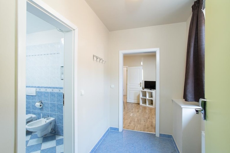 Picasso Apartments
